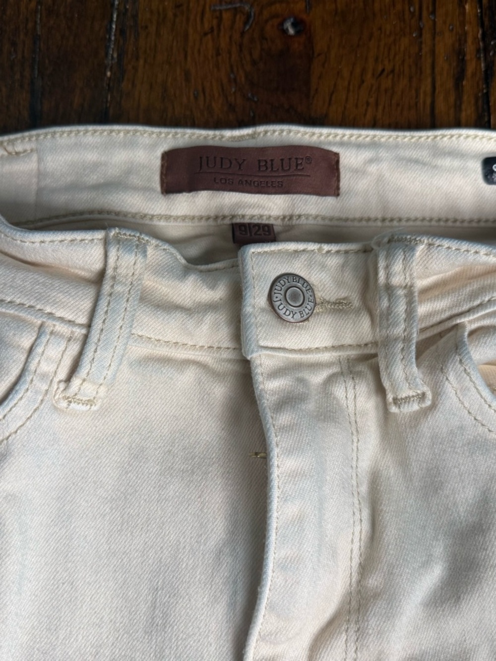 Judy Blue Cream Women's Cropped Raw-Hem Stretch Jeans 9/29‎ - Picture 3 of 5